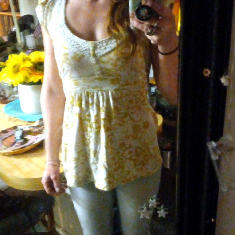 Yellow and cream top floral